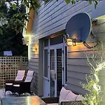 The Bird House - Coastal In Lovely Forest Setting Nr. Kinsale Ferienhaus *