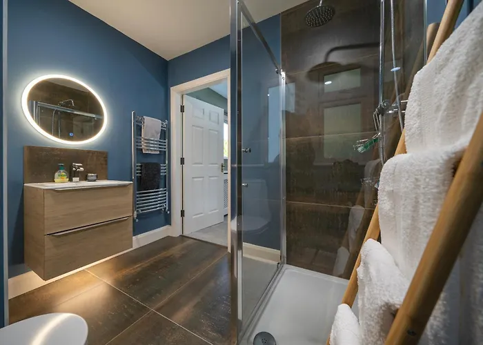 The Bird House - Coastal In Lovely Forest Setting Nr. Kinsale Ferienhaus Cork