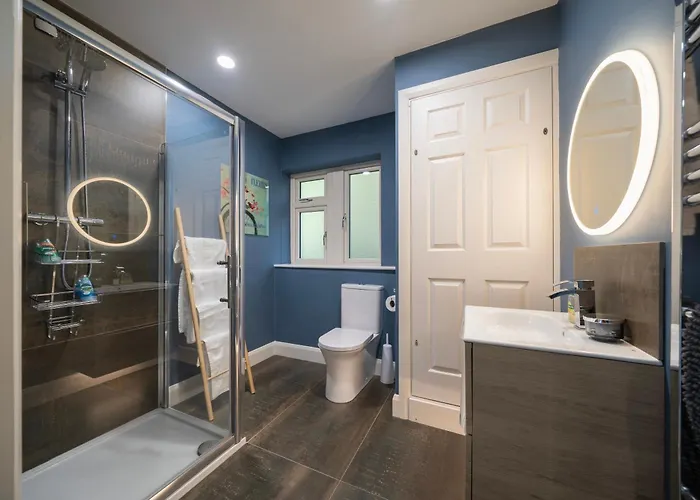 The Bird House - Coastal In Lovely Forest Setting Nr. Kinsale *