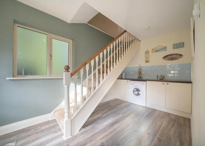 The Bird House - Coastal In Lovely Forest Setting Nr. Kinsale Ferienhaus