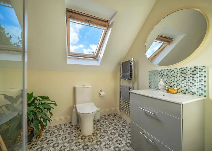 The Bird House - Coastal In Lovely Forest Setting Nr. Kinsale * Cork