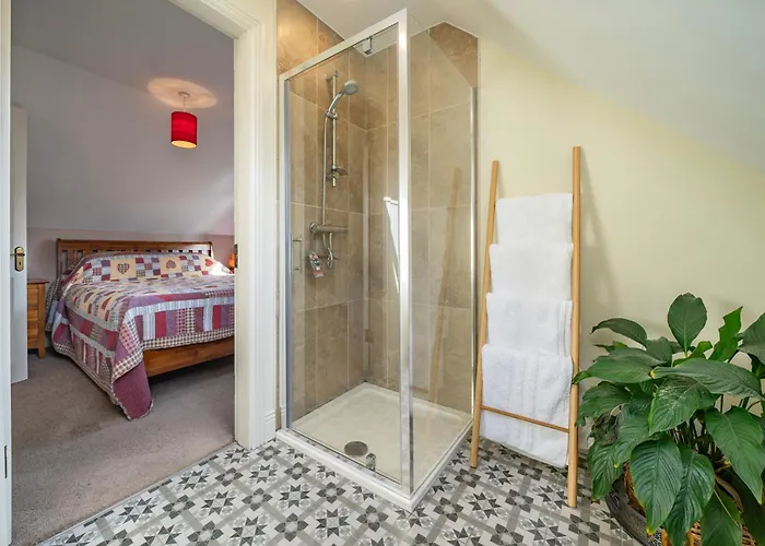 The Bird House - Coastal In Lovely Forest Setting Nr. Kinsale Ferienhaus Cork