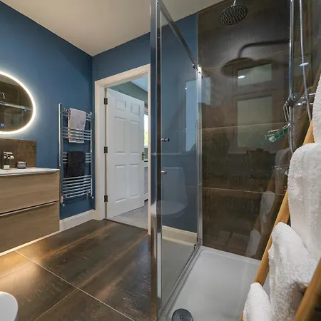 The Bird House - Coastal In Lovely Forest Setting Nr. Kinsale Vakantiehuis Cork