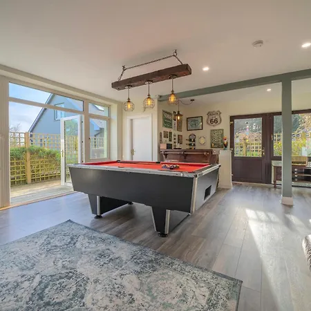 The Bird House - Coastal In Lovely Forest Setting Nr. Kinsale Holiday home Cork