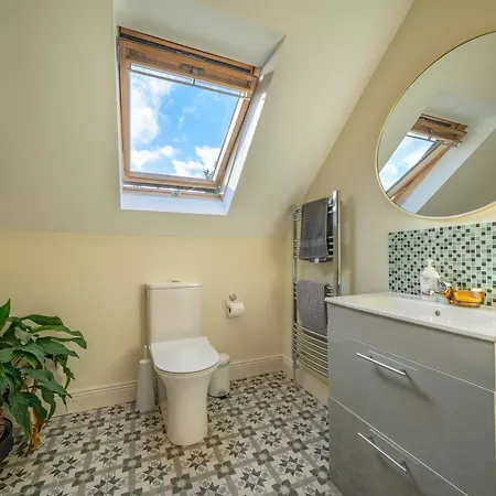 The Bird House - Coastal In Lovely Forest Setting Nr. Kinsale * Cork