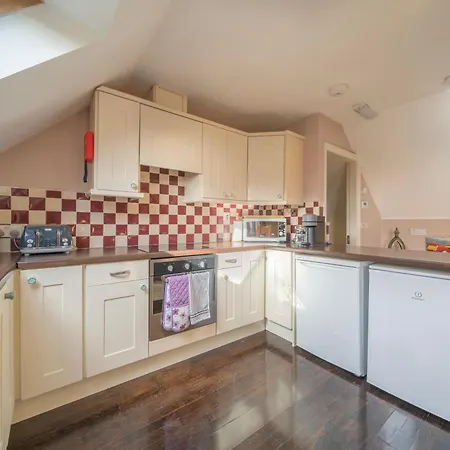 The Bird House - Coastal In Lovely Forest Setting Nr. Kinsale Cork